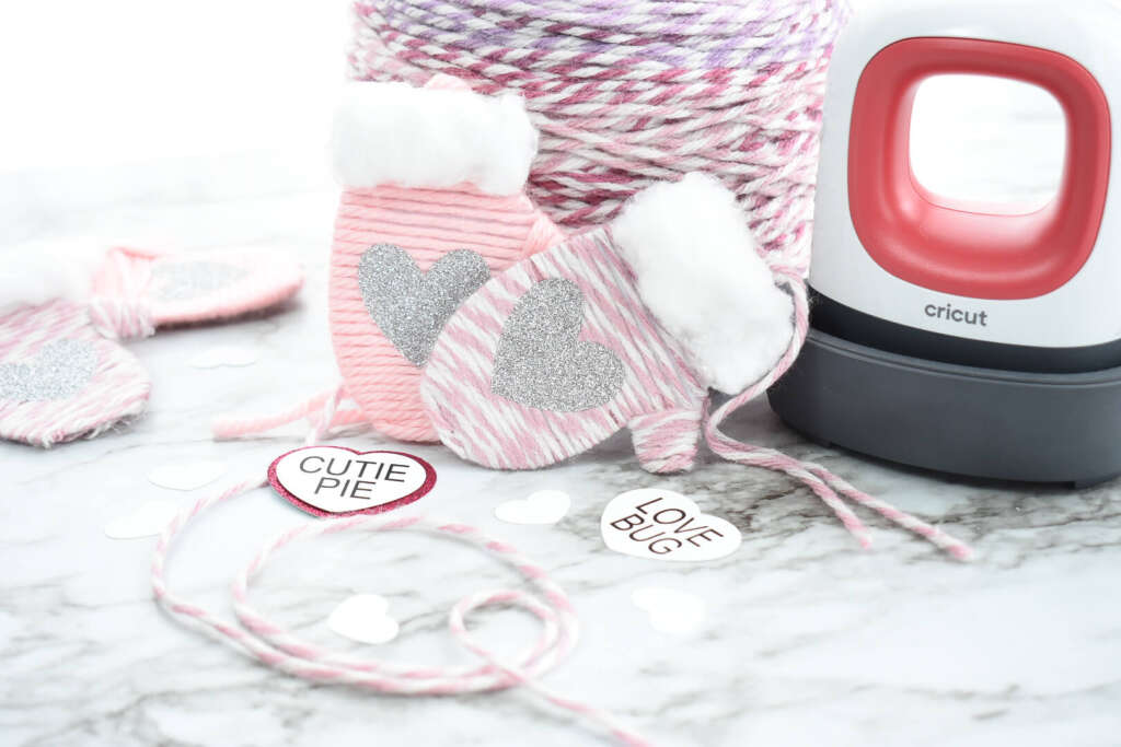 Valentine Mitten garland with Cricut